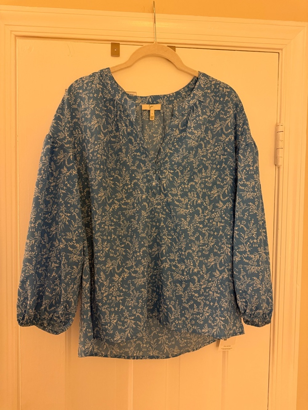 Joie Silk Size SWomen’s Blue Floral Split-Neck Blouse